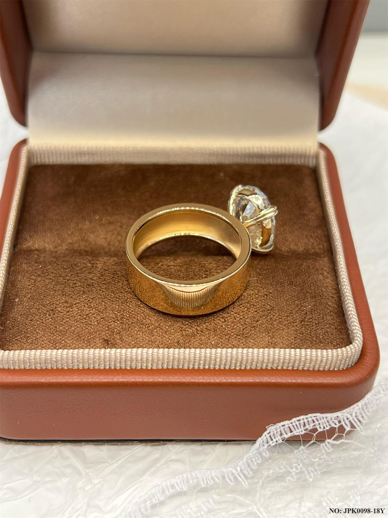18K Gold 5ct Oval Cut Lab-Grown Diamond Ring - Luxury Wide Smooth Band Statement Ring