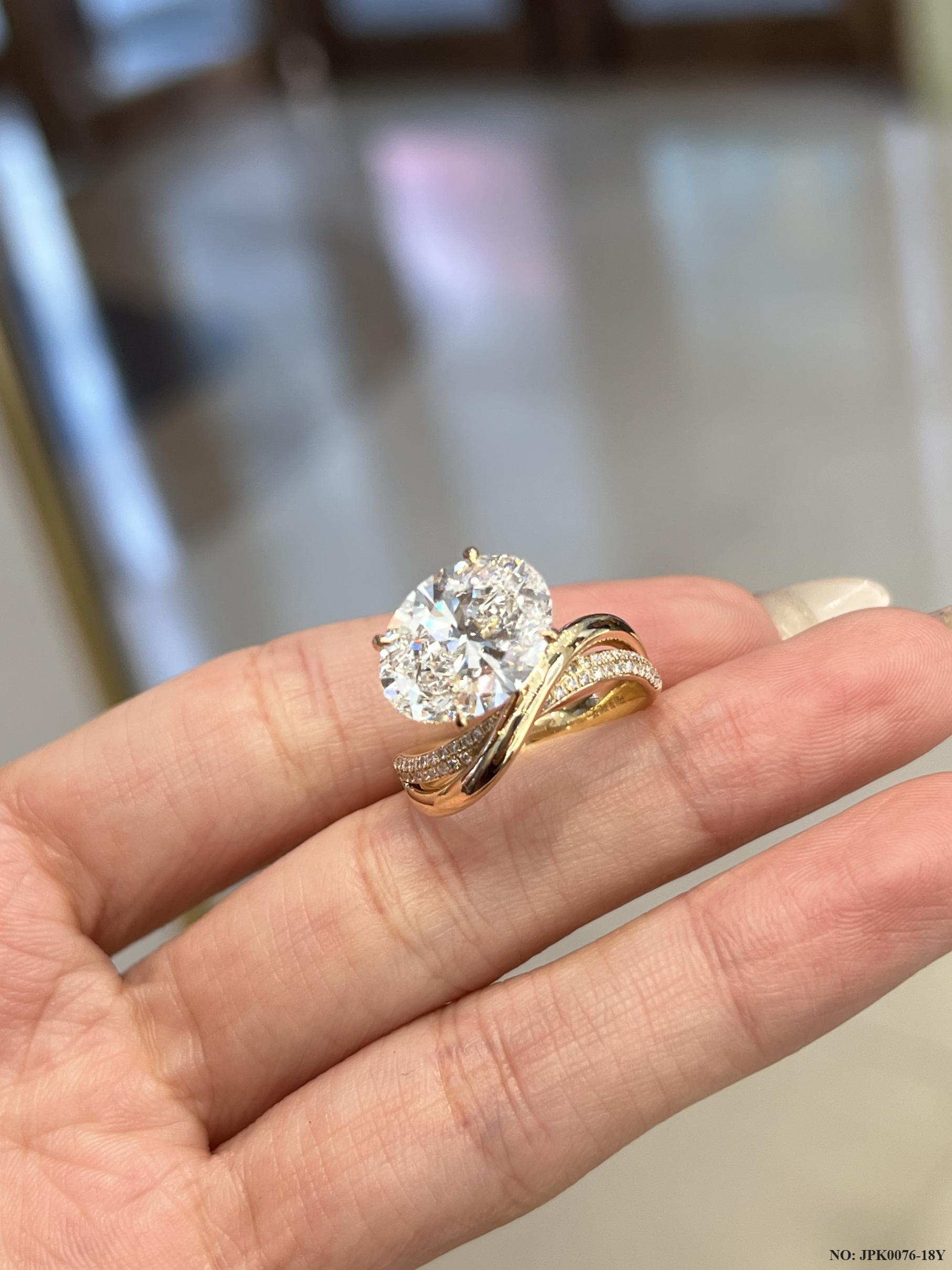 18K Yellow Gold 5ct Oval Lab-Grown Diamond Ring - Twisted Pavé Old Money Design