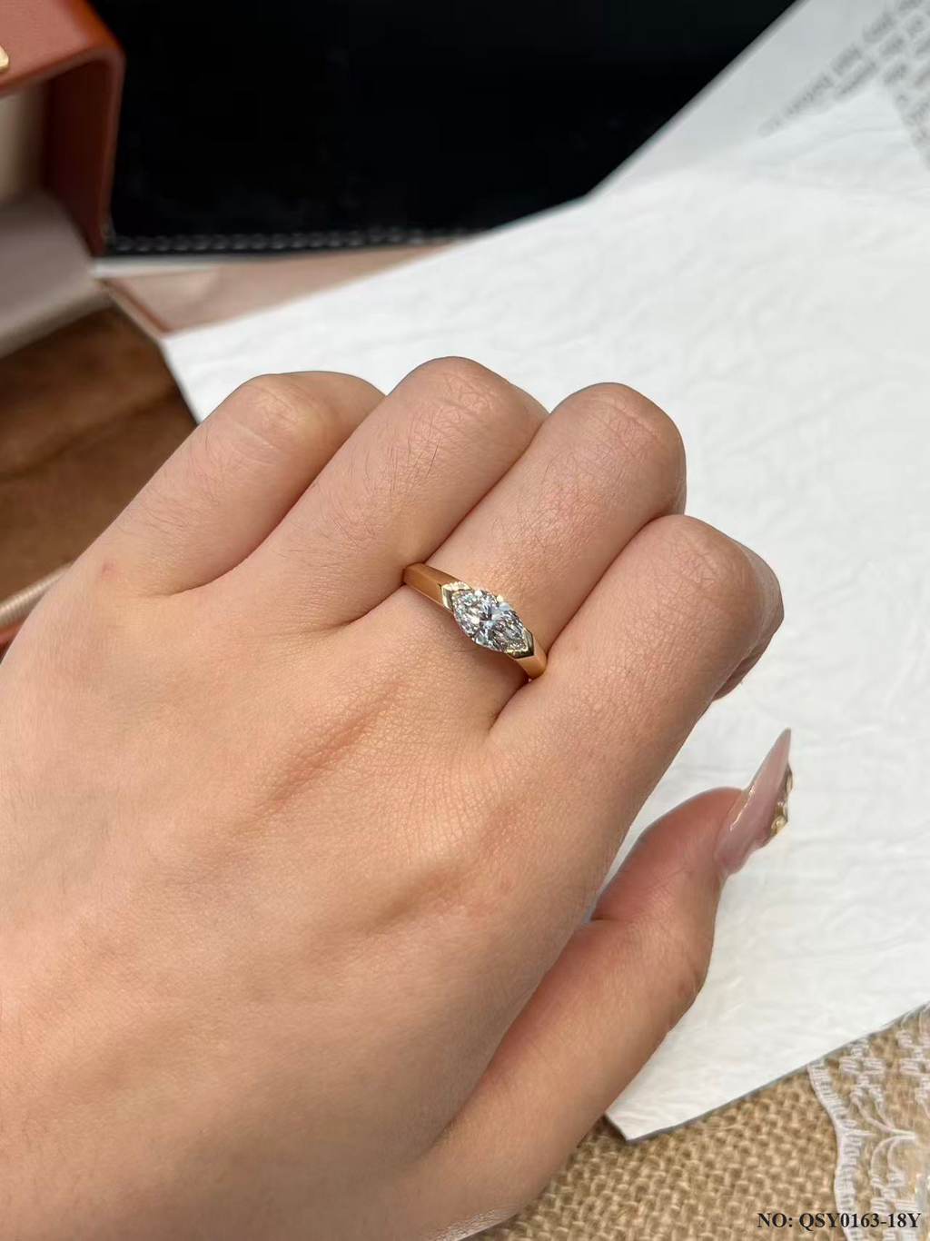 18K Gold 1ct Marquise Lab-Grown Diamond Ring - Chic Minimalist Aesthetic